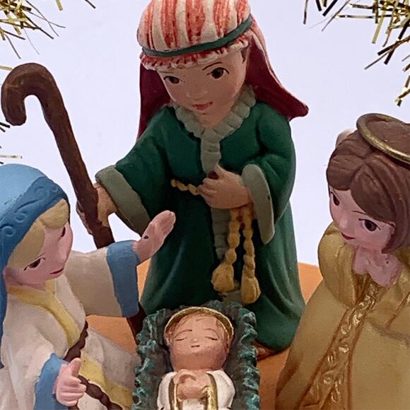 Hallmark Keepsake 2008 A PRECIOUS GIFT Nativity Christmas Ornament in Box - Picture 5 of 6